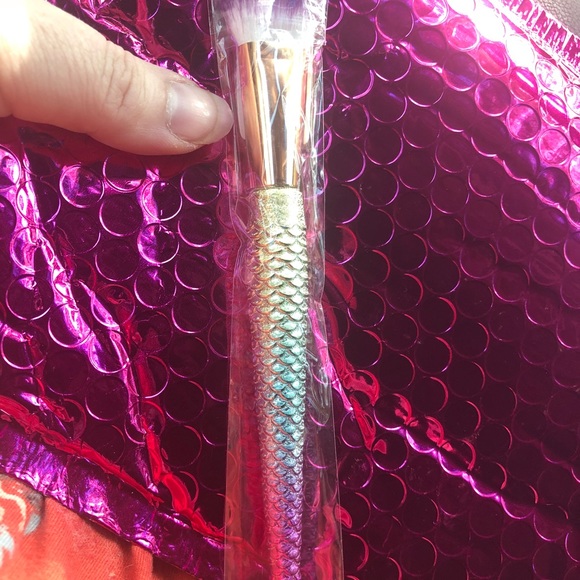 MERMAID MAKE UP BRUSH - Picture 2 of 4